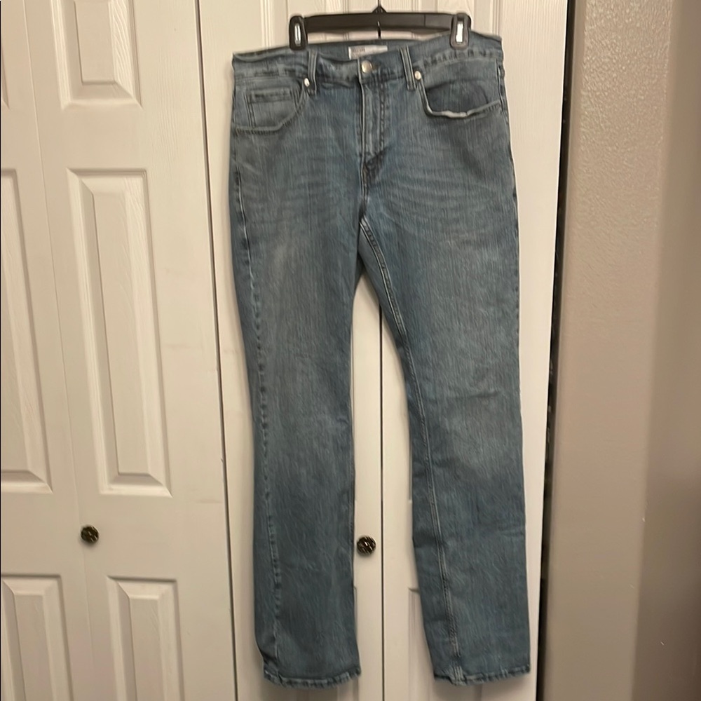 (019) Levi’s Signature Blue Jeans